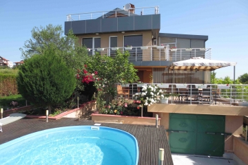 Купить трехэтажный дом в Болгарии для круглогодичного проживания. Элитная недвижимость в Созополь с невероятным видом на море.