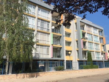 Купить вторичную недвижимость в Болгарии недорого. Двухкомнатная квартира на Солнечном Берегу в комплексе Sun City.