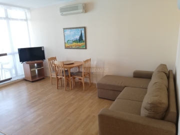 Большая двухкомнатная квартира на Солнечном Берегу недорого для круглогодичного проживания. Купить недвижимость в Болгарии.