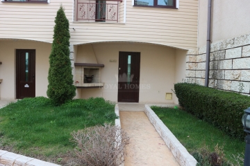 Купить дом в Болгарии недорого рядом с море. Недвижимость в Кошарице в закрытом комплексе.