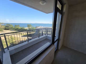 Квартиры студии в Поморие на первой линии – новостройка у самого моря напрямую от застройщика