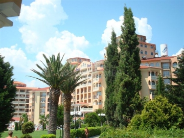 Великолепная квартира в Болгарии у моря на первой линии. Элитная недвижимость в Болгарии в Елените.