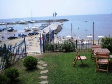 Квартира с 1 спальней на первой линии моря в Святом Власе рядом с Марина Диневи